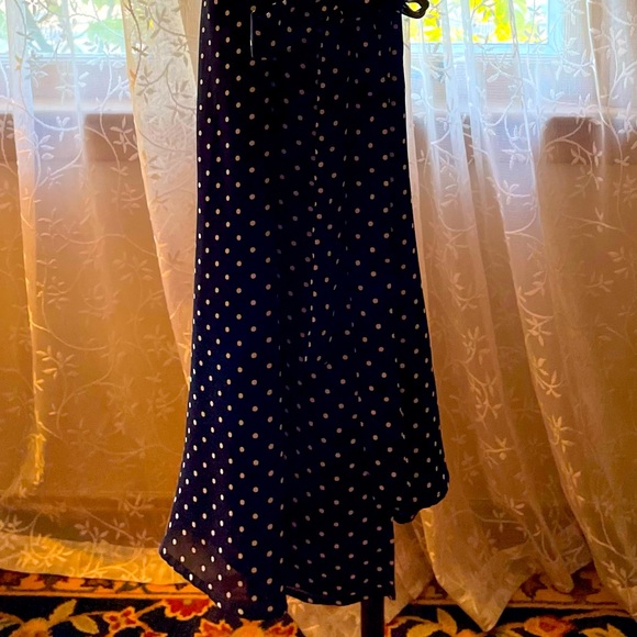 Donna Ricci Dress, NWT wrap around with attached fabric belt to tie. - Picture 7 of 8